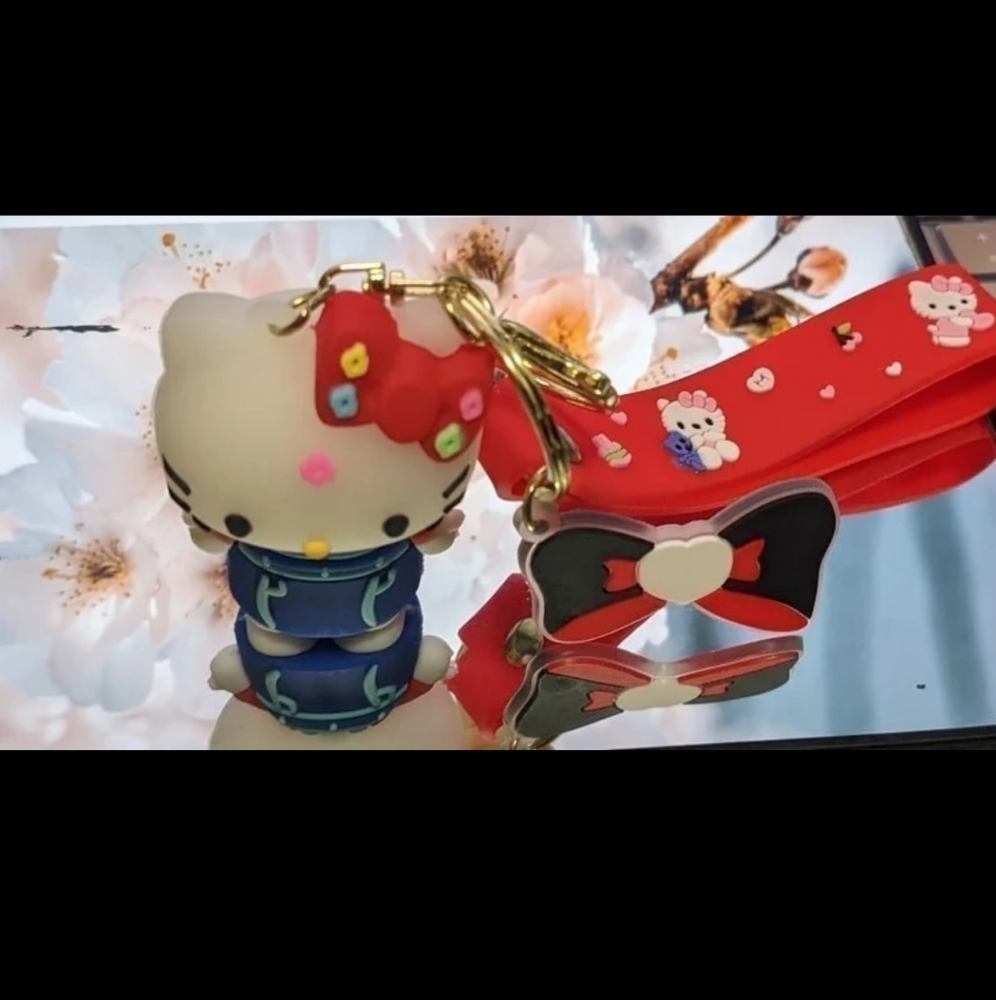 Hello kitty keychain - Picture 4 of 4